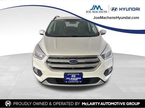 White Platinum Clearcoat Metallic 2018 Ford Escape SE