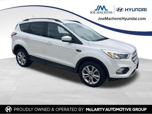 White Platinum Clearcoat Metallic 2018 Ford Escape SE