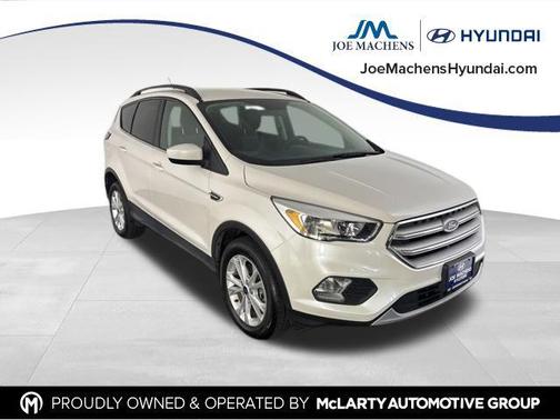 White Platinum Clearcoat Metallic 2018 Ford Escape SE