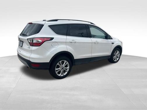 White Platinum Clearcoat Metallic 2018 Ford Escape SE