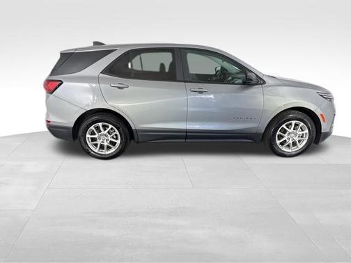 Sterling Gray Metallic 2023 Chevrolet Equinox LS