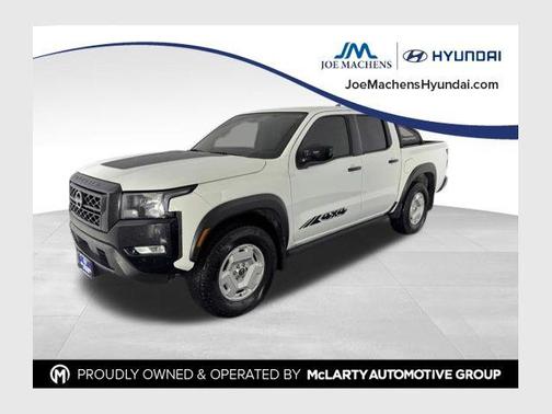 Glacier White 2024 Nissan Frontier SV