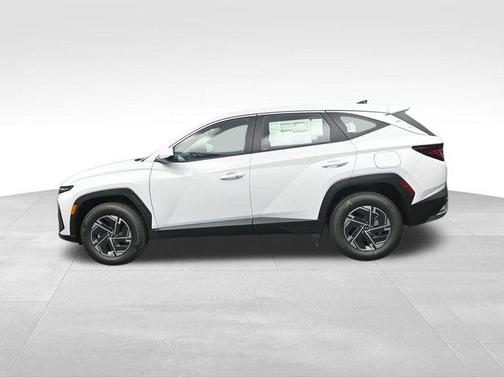 Creamy White Pearl 2026 Hyundai TUCSON Hybrid Blue SE