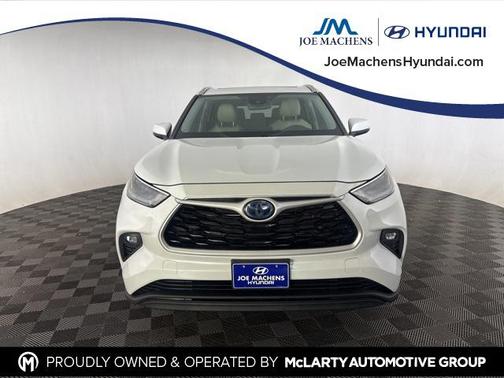 2022 Toyota Highlander Hybrid XLE