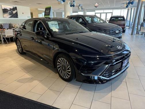 2025 Hyundai SONATA Hybrid Limited
