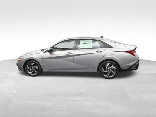 Fluid Metal 2025 Hyundai ELANTRA HEV SEL Sport