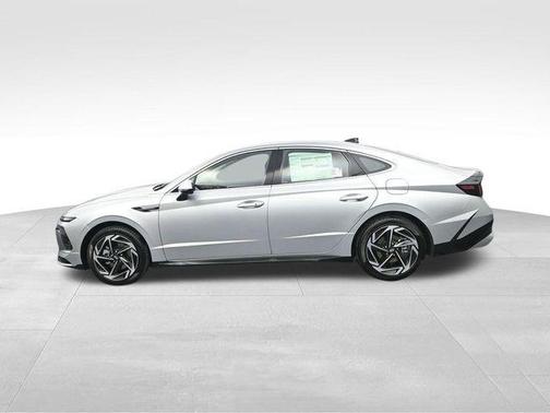 Aero Silver 2026 Hyundai SONATA SEL