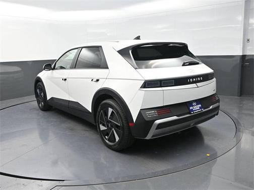 2025 Hyundai IONIQ 5 SE