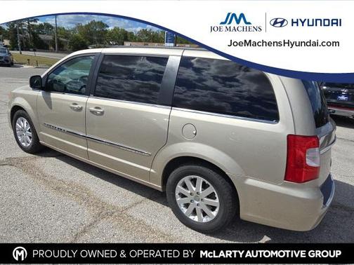 2014 Chrysler Town & Country Touring
