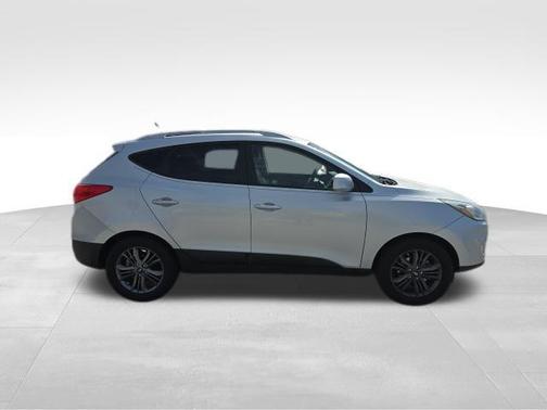 Diamond Silver 2014 Hyundai TUCSON SE