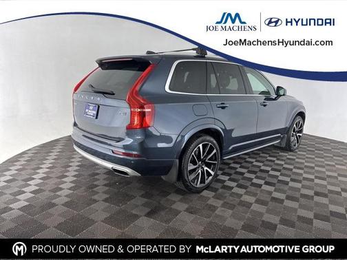 2021 Volvo XC90 T6 Momentum