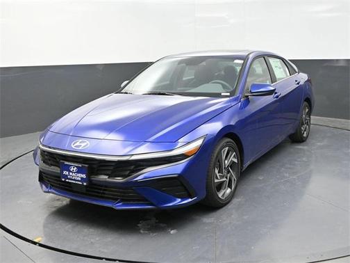 2025 Hyundai ELANTRA SEL