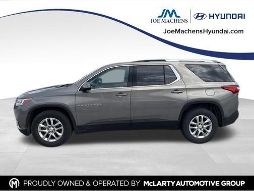 Pepperdust Metallic 2018 Chevrolet Traverse LT Cloth