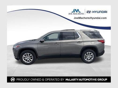 Pepperdust Metallic 2018 Chevrolet Traverse LT Cloth