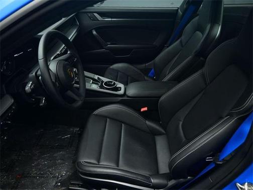 2022 Porsche 911 Carrera