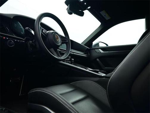 2022 Porsche 911 Carrera
