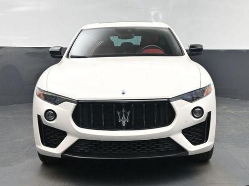Bianco 2022 Maserati Levante Modena