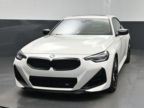 Alpine White 2026 BMW M240 i xDrive