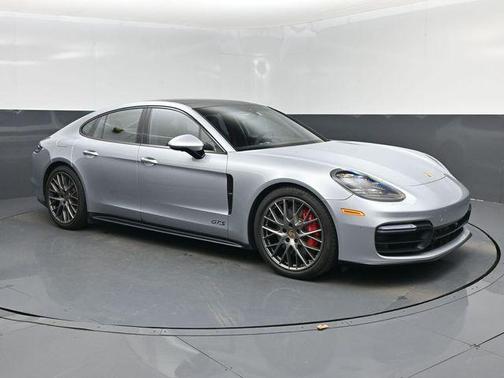 2019 Porsche Panamera GTS