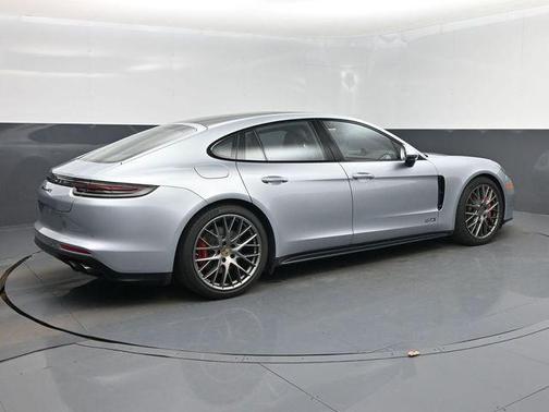 2019 Porsche Panamera GTS