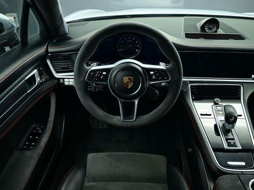 2019 Porsche Panamera GTS