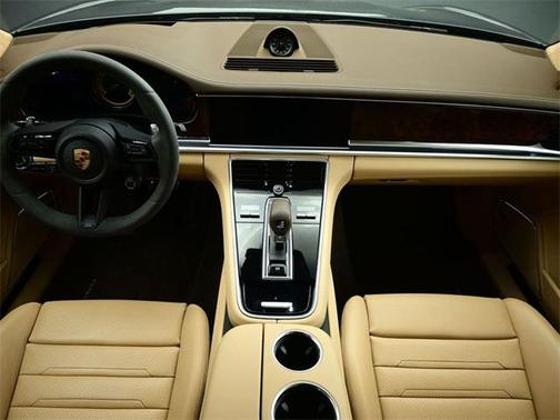 2023 Porsche Panamera GTS