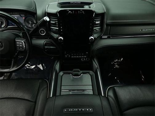 2022 RAM 3500 Limited Crew Cab 4x4 8' Box