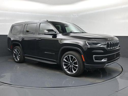 Diamond Black Crystal Pearlcoat 2022 Jeep Wagoneer Series II 4x4
