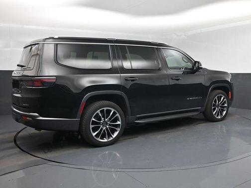 Diamond Black Crystal Pearlcoat 2022 Jeep Wagoneer Series II 4x4