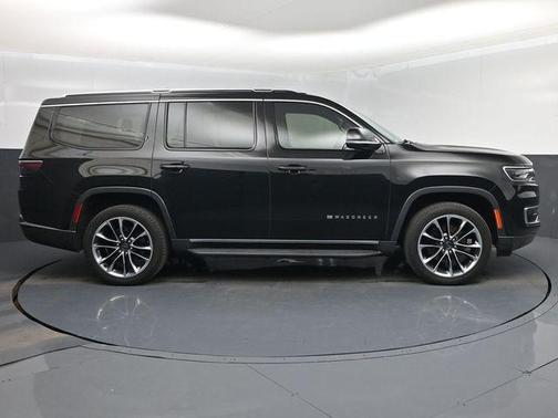 Diamond Black Crystal Pearlcoat 2022 Jeep Wagoneer Series II 4x4