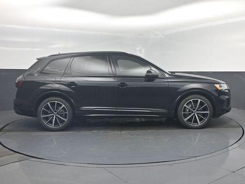 2021 Audi Q7 55 Premium Plus