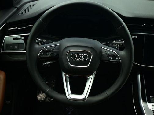 2021 Audi Q7 55 Premium Plus