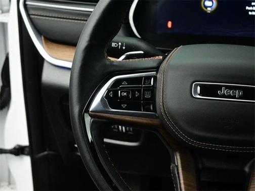 2023 Jeep Grand Cherokee Summit