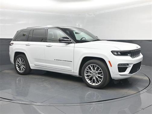 2023 Jeep Grand Cherokee Summit