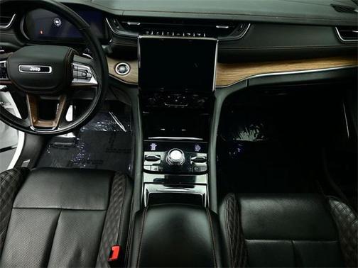 2023 Jeep Grand Cherokee Summit