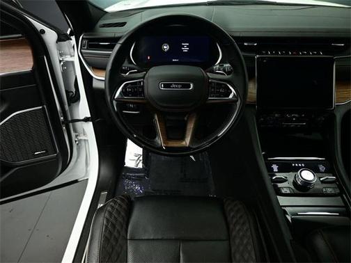 2023 Jeep Grand Cherokee Summit