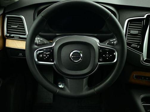 2023 Volvo XC90 B6 Plus 6-Seater