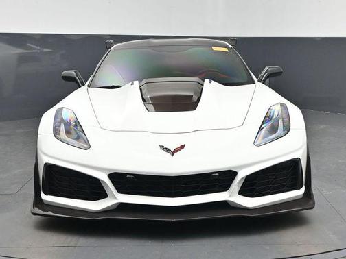 Arctic White 2019 Chevrolet Corvette ZR1