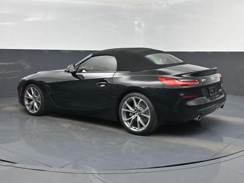 Black Sapphire Metallic 2019 BMW Z4 sDrive30i