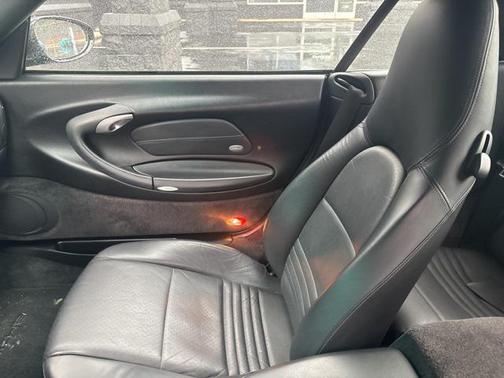 2000 Porsche 911 Carrera