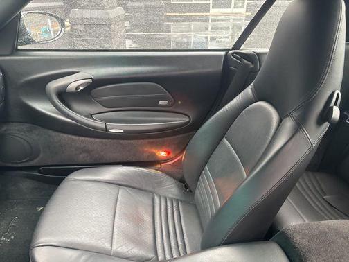 2000 Porsche 911 Carrera