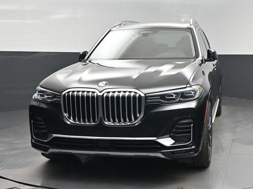 Black Sapphire Metallic 2022 BMW X7 xDrive40i