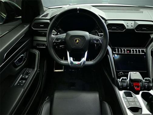 2021 Lamborghini Urus Graphite Capsule