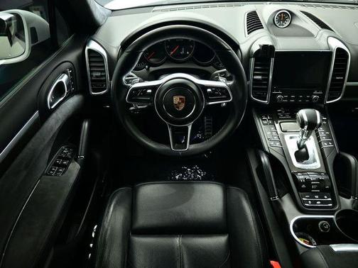 2017 Porsche Cayenne GTS