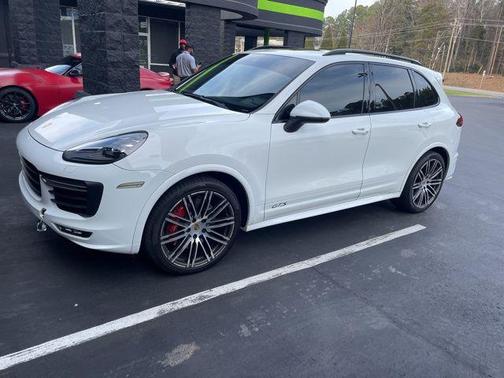 2017 Porsche Cayenne GTS