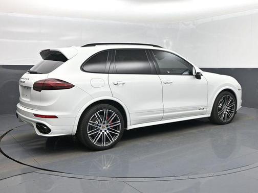 2017 Porsche Cayenne GTS