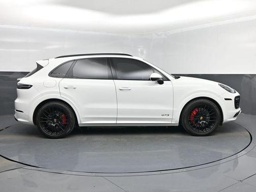 2021 Porsche Cayenne GTS