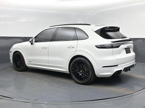 2021 Porsche Cayenne GTS