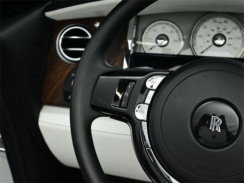2016 Rolls-Royce Dawn 