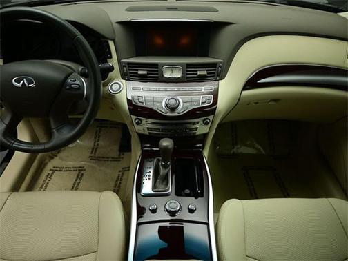 2017 INFINITI Q70 3.7X